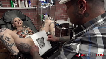 Bikin Tattoo Bayar Pake Ngentot