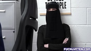 Hijab Semok Ketangkap Maling