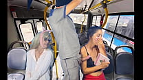 Pamer Kintil di Bus Umum