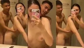 Bokep Indo Ayang Rekam Saat Di ewe di Kamar Mandi